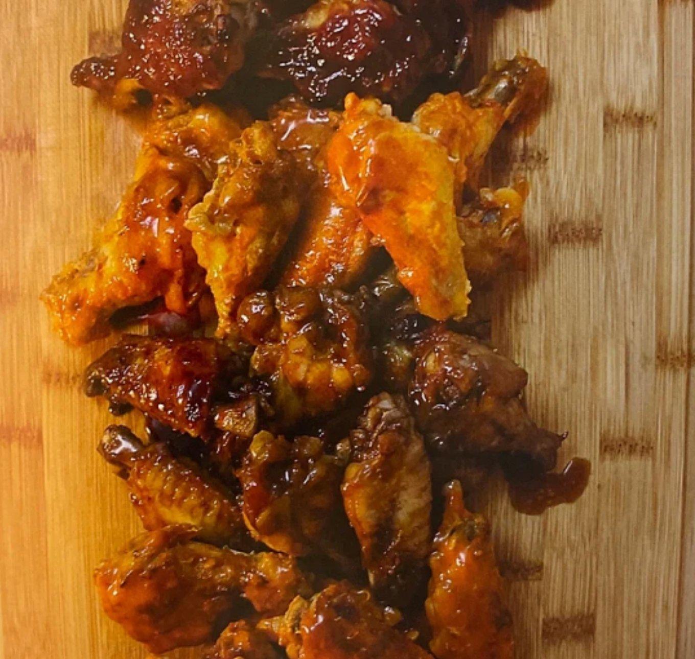 CHICKEN WINGS WITH SECRET SAUCE INSTAPOT - CARNICERY