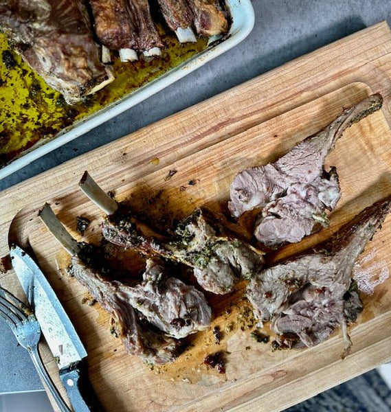 Lamb chops with herbs pesto