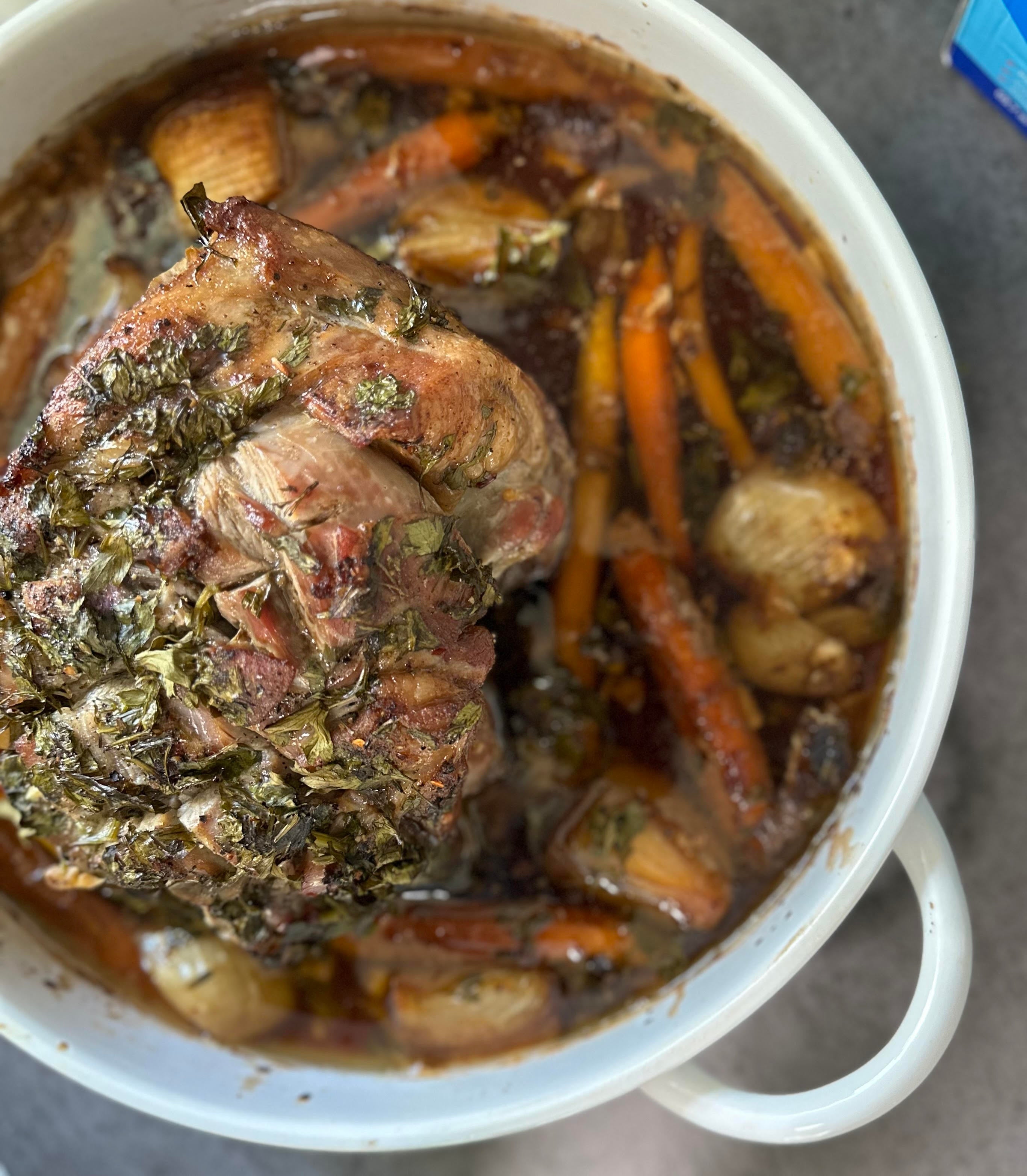 Slow cooked Lamb shoulder roast - CARNICERY